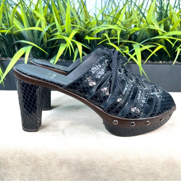 New w/o box: Stuart Weiztman Black Platform Sandals in 9 *RARE* style very chic - Picture 2 of 11